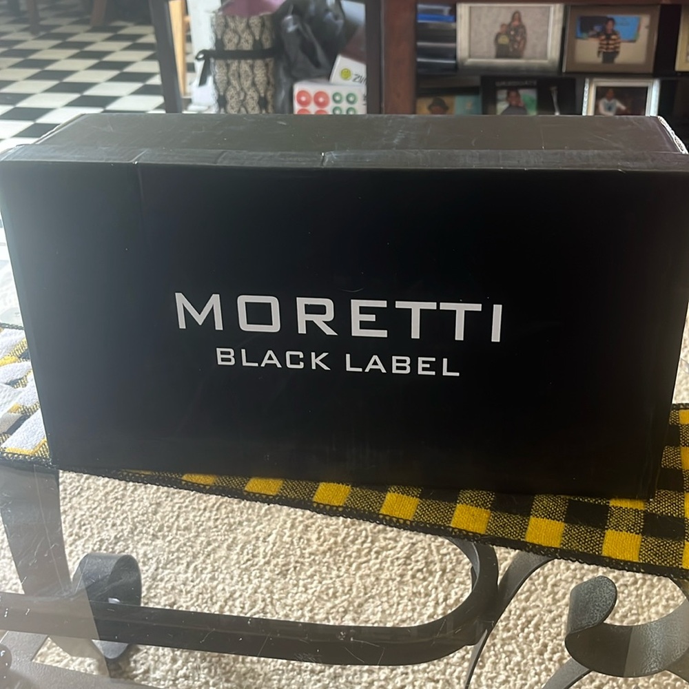 Men’s Moretti Black Label shows.  Size 6.5. They fit more like a 9 or 9 1/2.